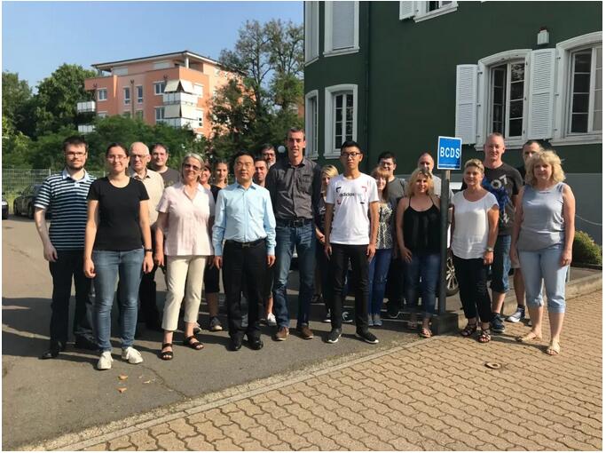 山東省外國專家局副局長杜廣選一行蒞臨天意機械參觀指導